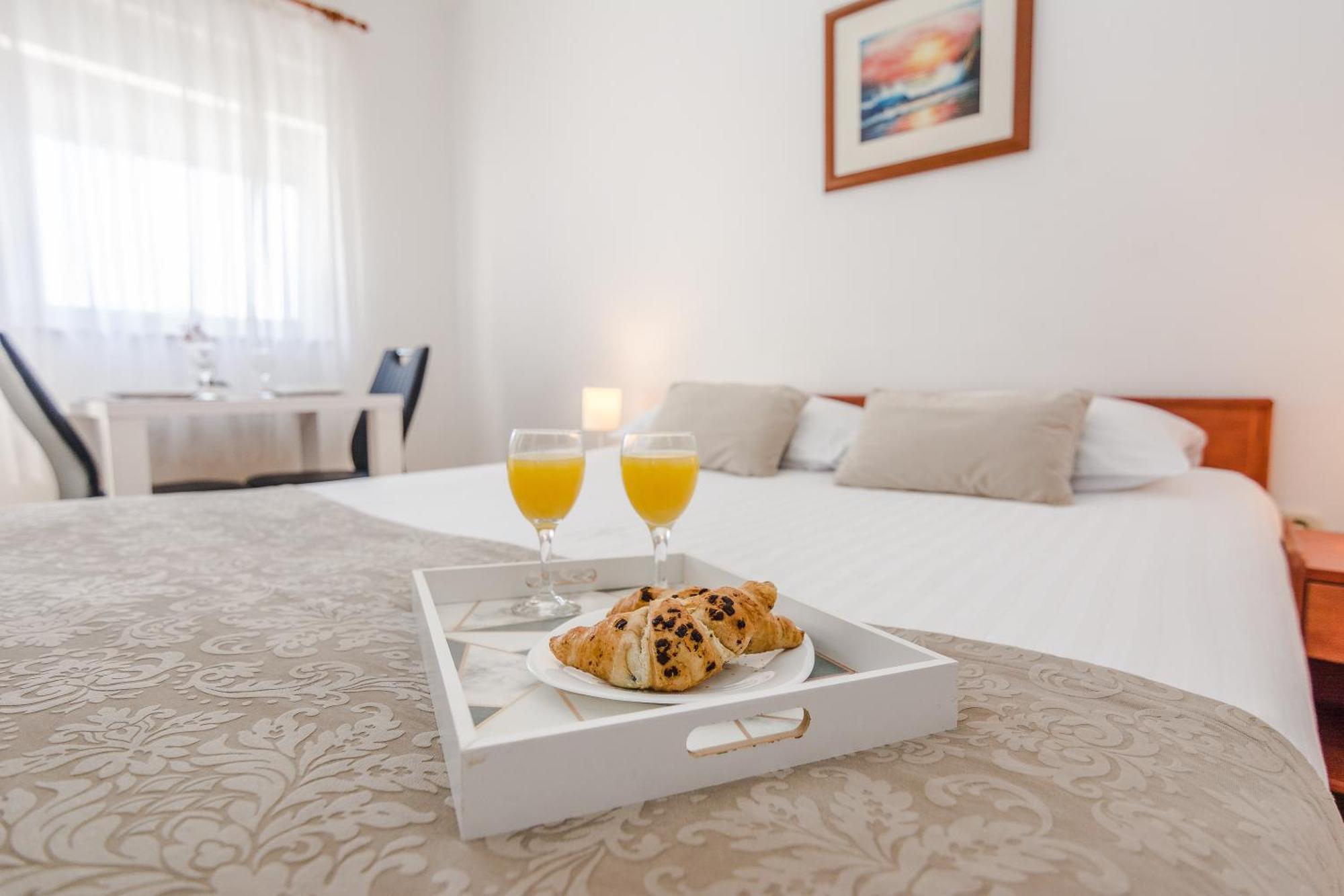 Apartmani Tomeri สตารีกราด-ปาเคลนีซา ภายนอก รูปภาพ