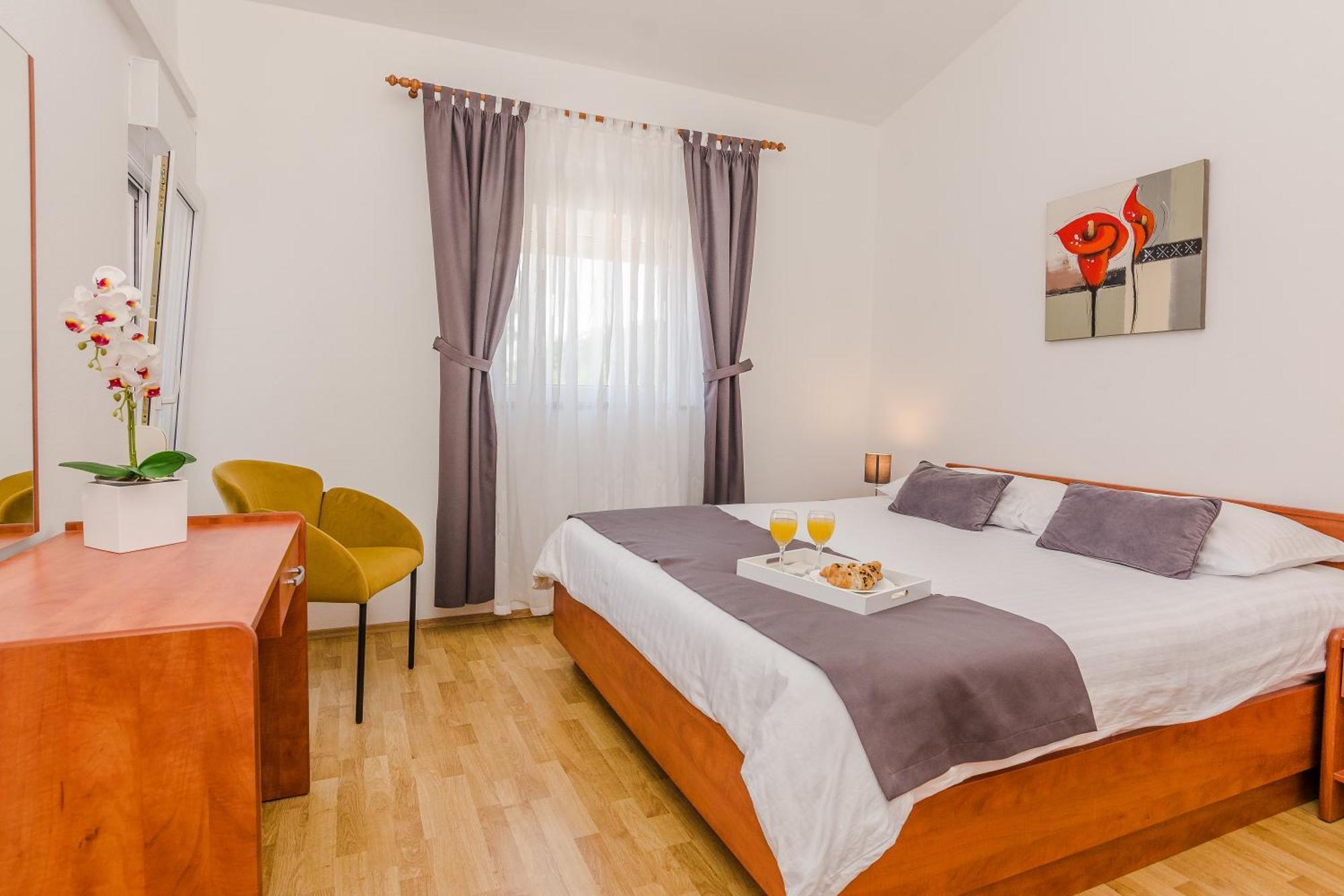 Apartmani Tomeri สตารีกราด-ปาเคลนีซา ภายนอก รูปภาพ