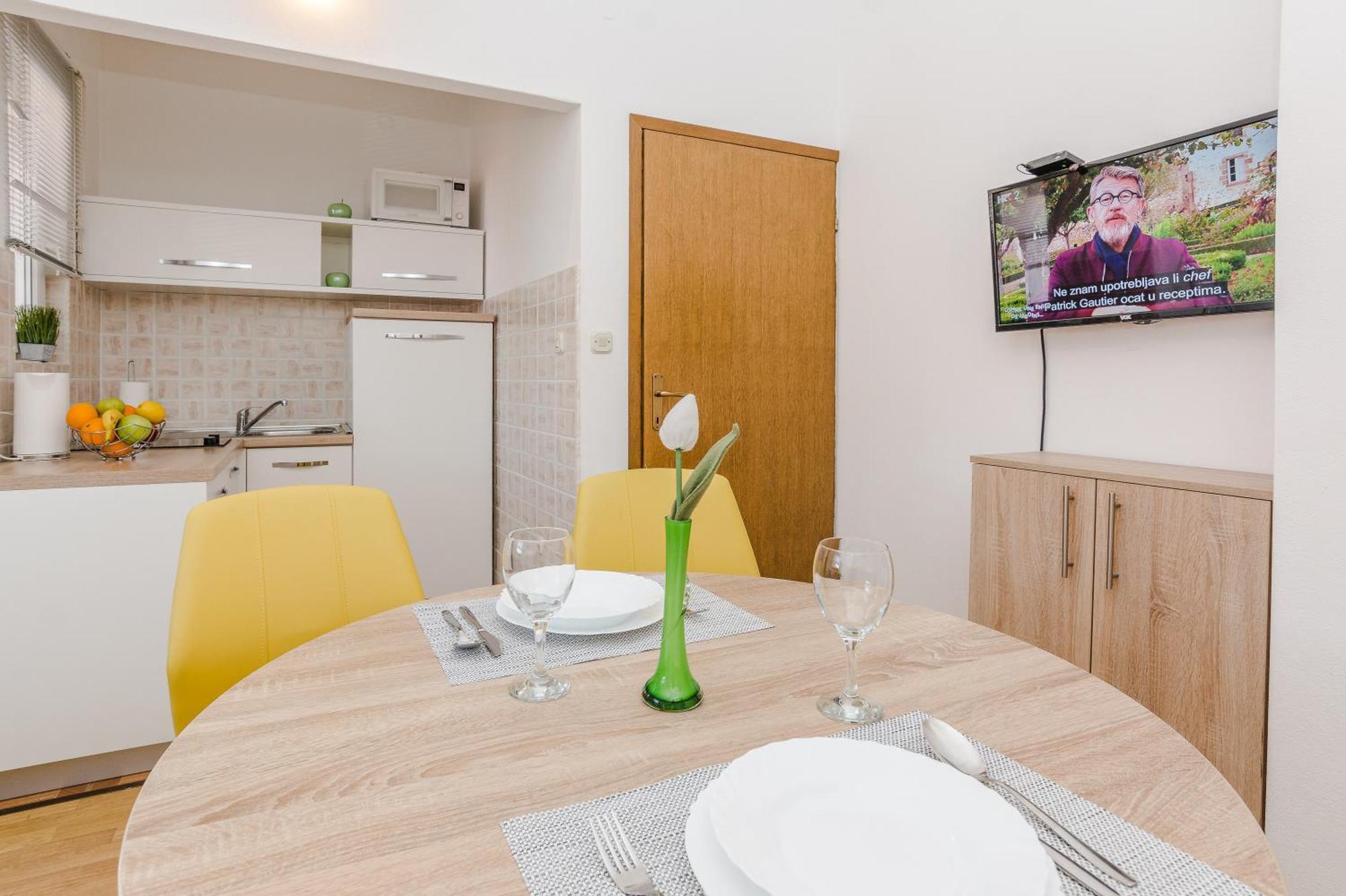 Apartmani Tomeri สตารีกราด-ปาเคลนีซา ภายนอก รูปภาพ