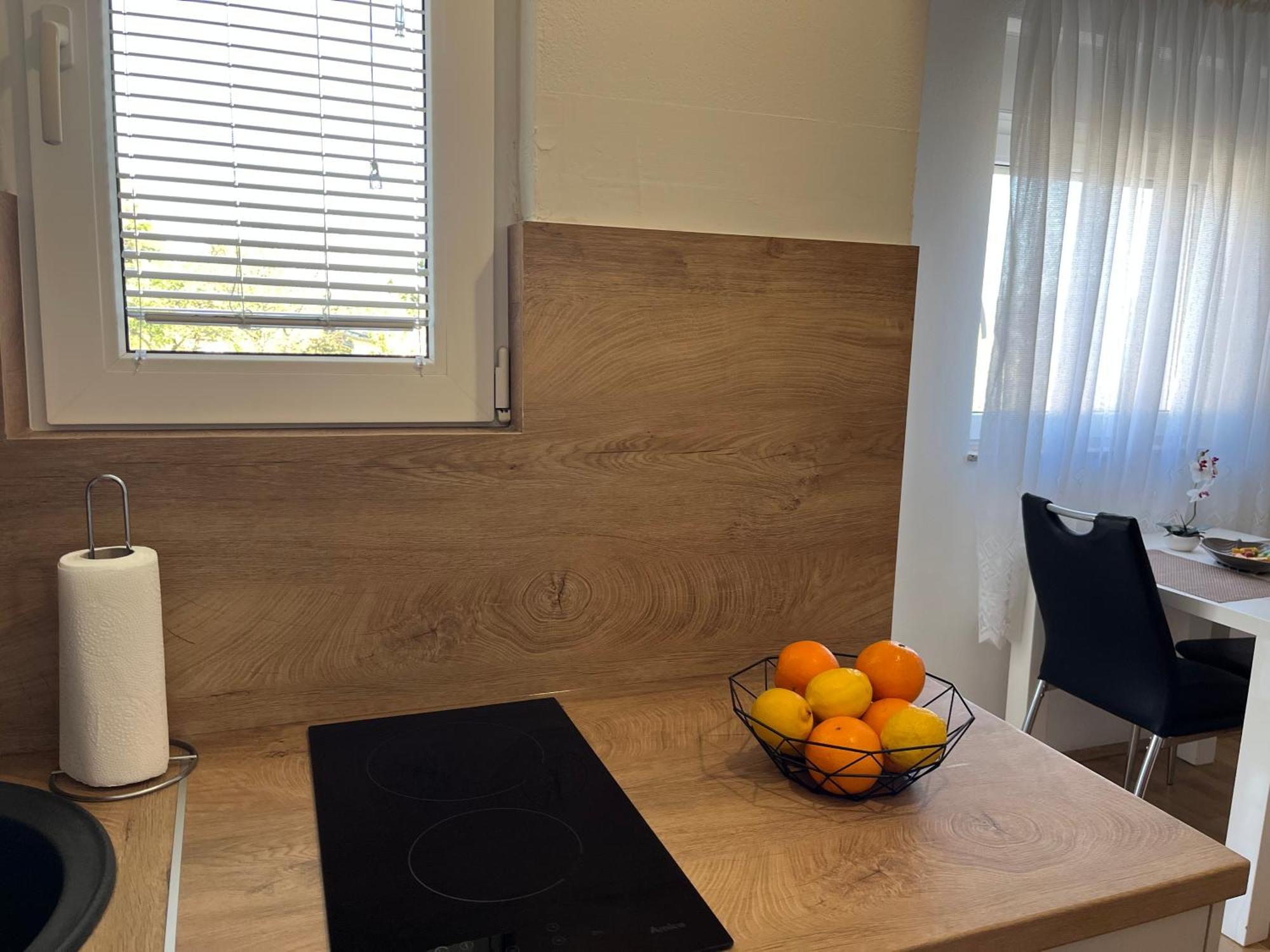 Apartmani Tomeri สตารีกราด-ปาเคลนีซา ภายนอก รูปภาพ